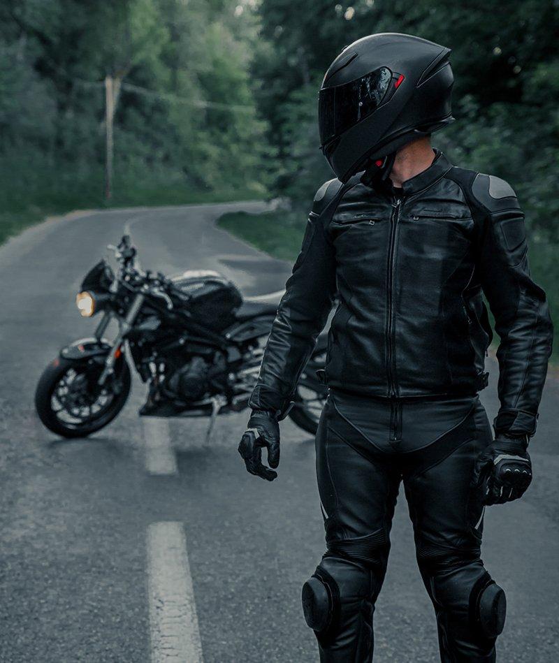 Comfort on the Road: ⁢Essential ​Motorcycle Clothing and Gear