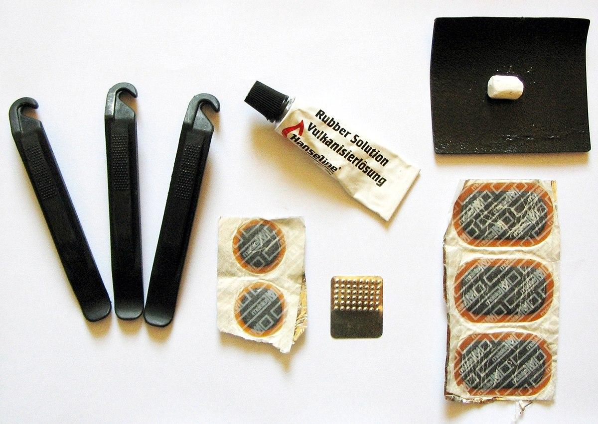 Repair Kits ⁢and Emergency Tools ⁣for ​a Smooth⁢ Ride