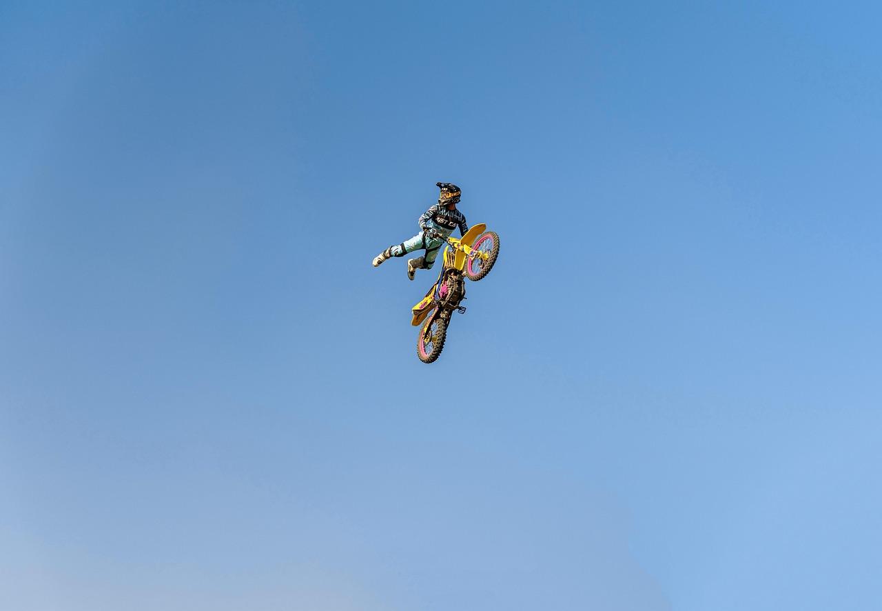 Smart Accessories to ⁣Enhance Motorcycle Performance