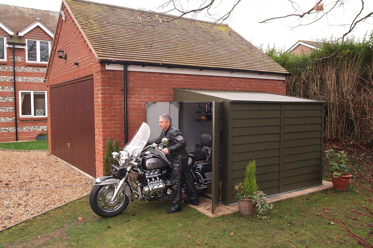 Carry Smart: Top Storage Solutions for Motorbike Touring