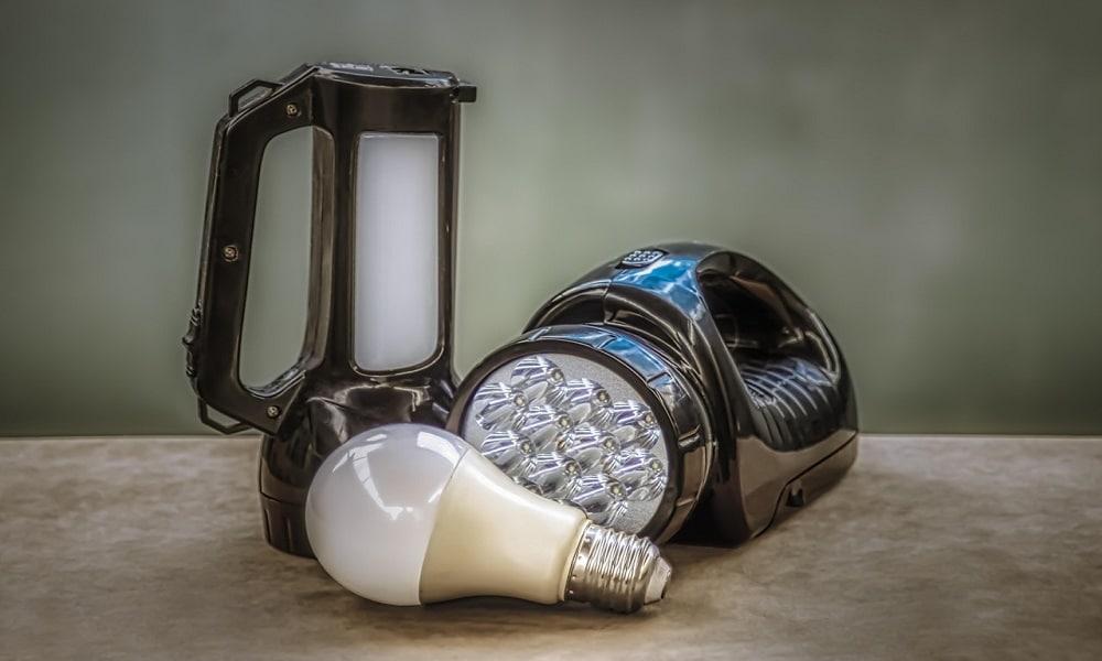 Enhance‌ Visibility and Safety with Essential Lighting ‍Gear