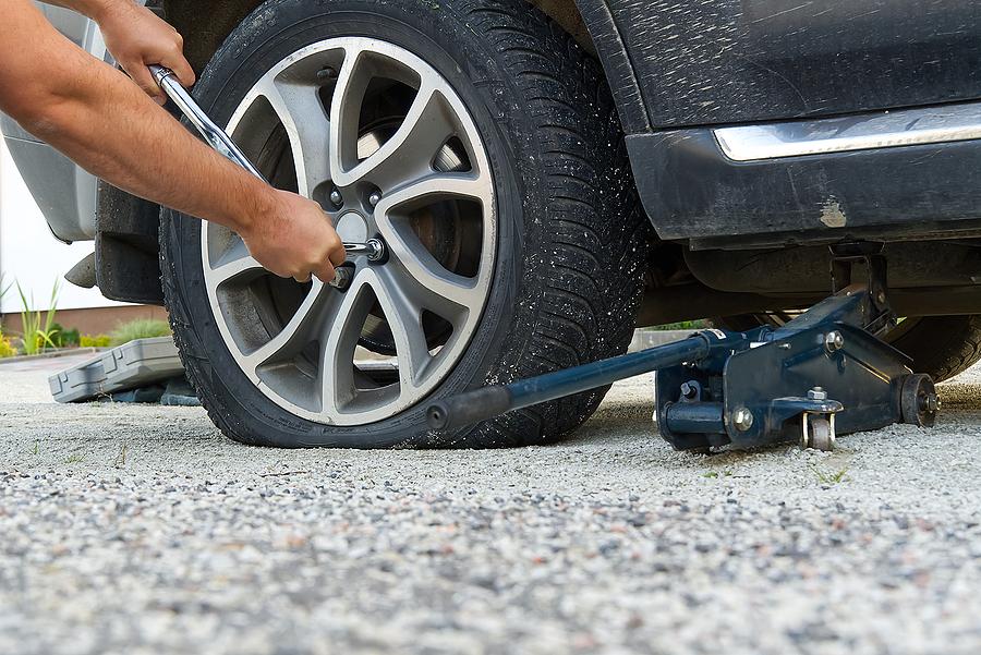 Staying Prepared: Essential Tools and Kits for⁣ Roadside Assistance