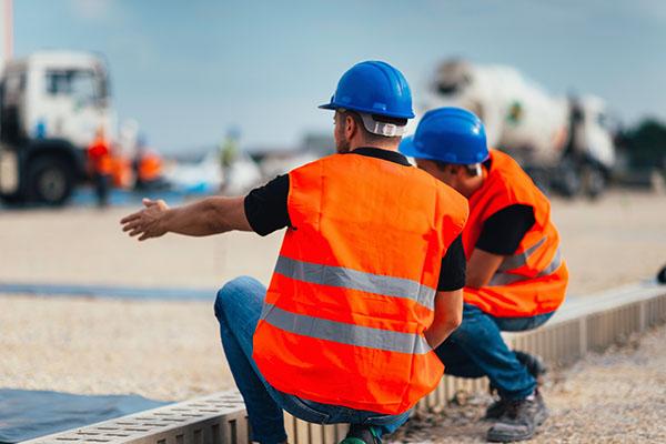 High-Visibility ⁢Apparel⁤ for Enhanced Road Safety