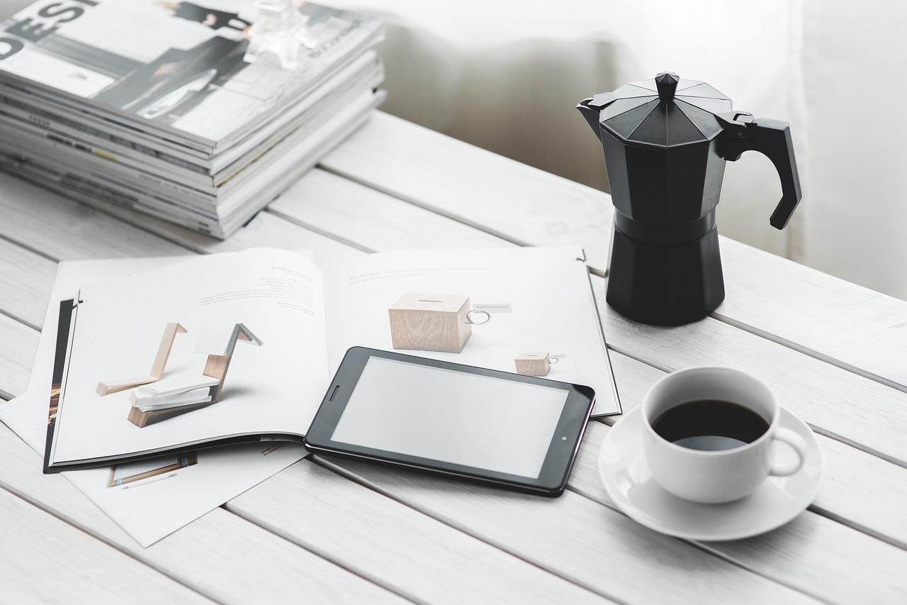 The Ultimate Tech Gadgets‌ to Keep You‌ Connected on the Go