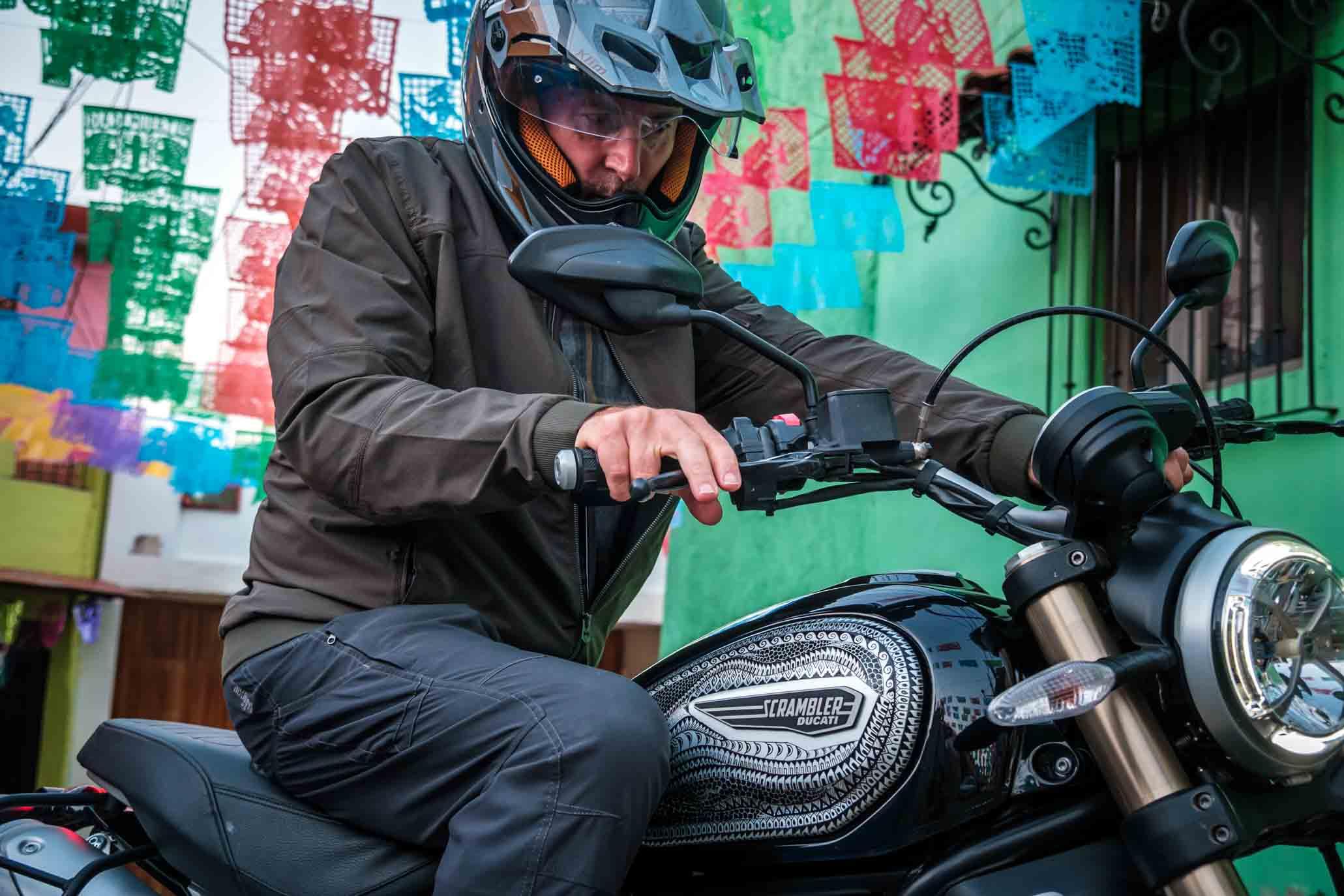 Must-Have Apparel for Style⁤ and Protection