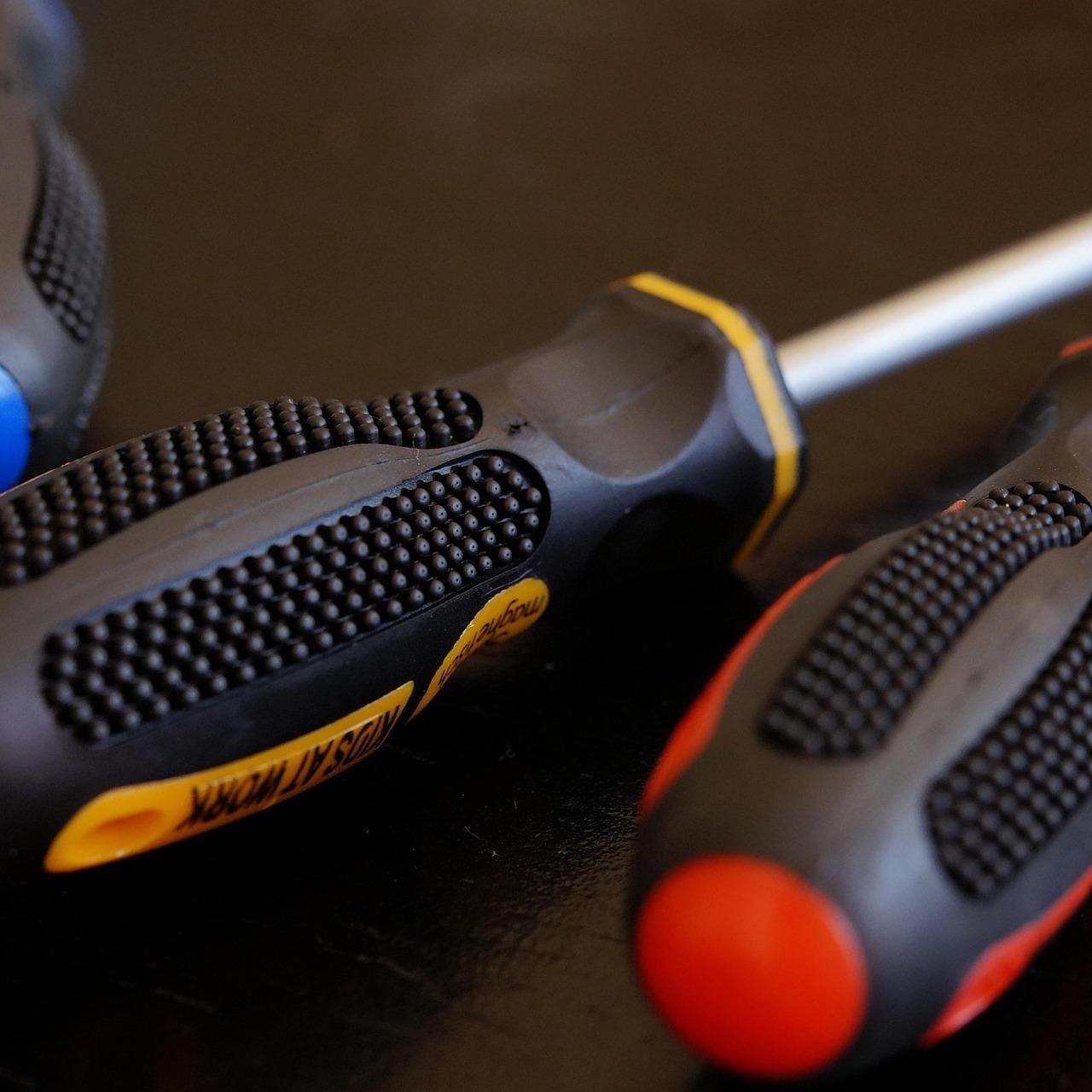 Packing the Perfect Toolkit for Roadside Repairs