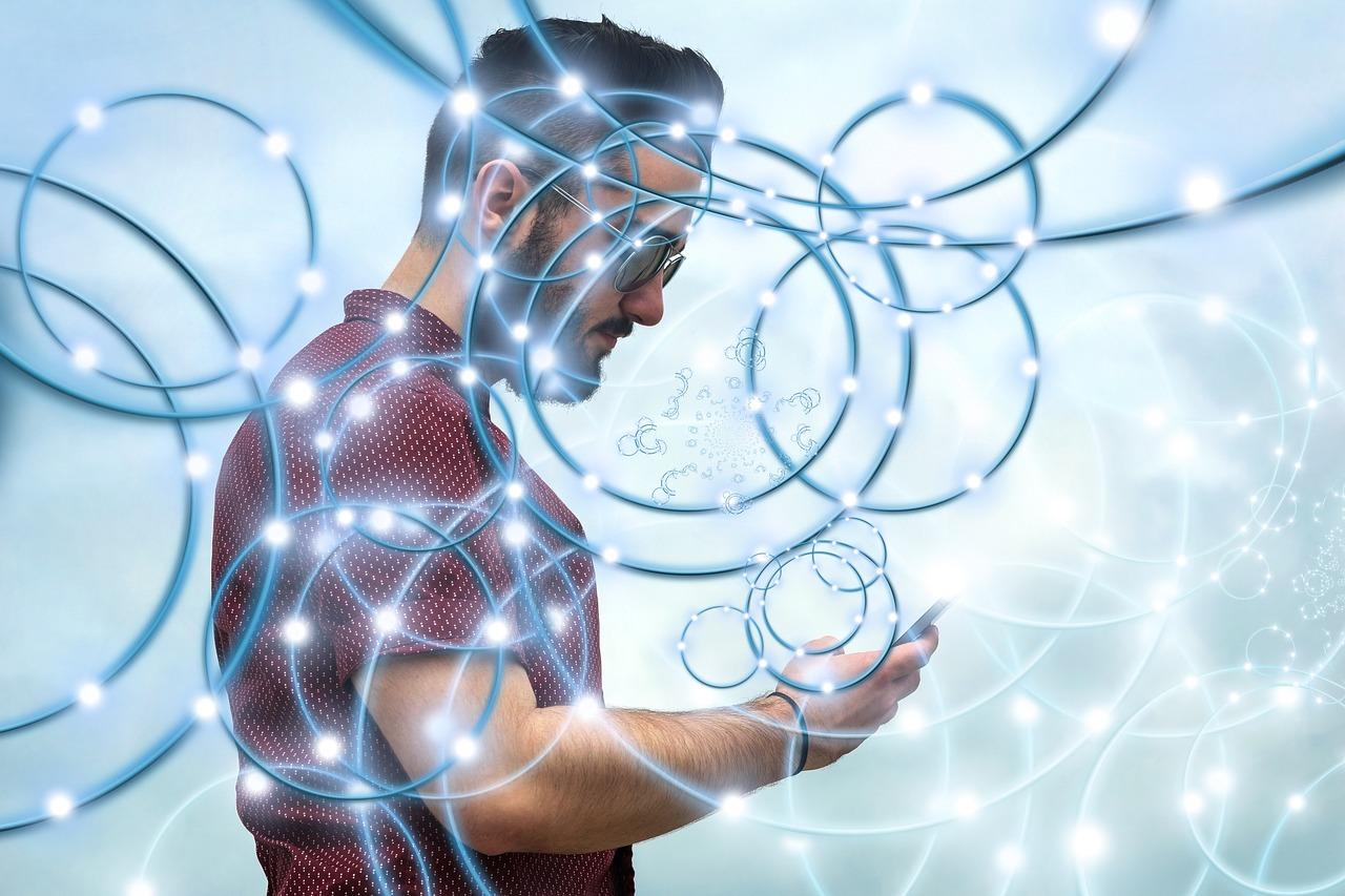 Smartphone Integration: Must-Have Tech for Modern Riding